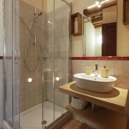 아파트 Charming House - Parking Included *